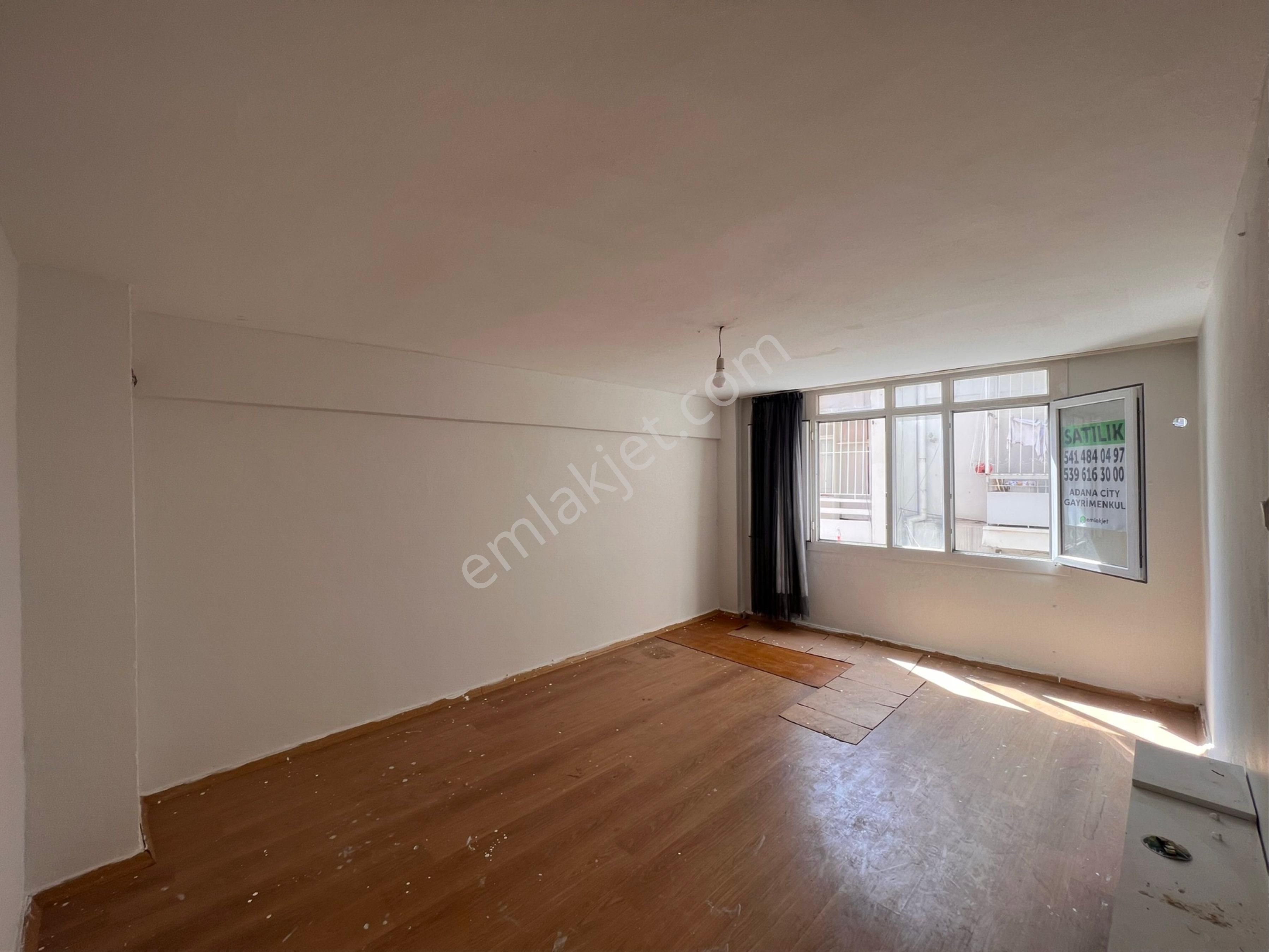 Kurtuluş Caddesi Üzeri İçi Yapılı 1+1 Büro Ofis