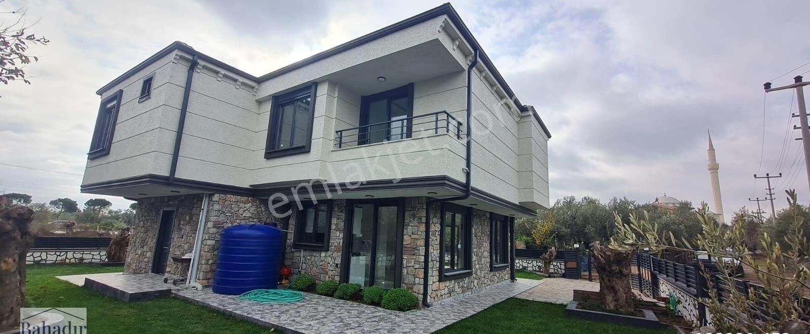 Edremit İskele Satılık Villa Bahadır Emlaktan Küçükkuyuda Kazdağı Manzaralı 3+1 Müstakil Girişli İkiz Villa