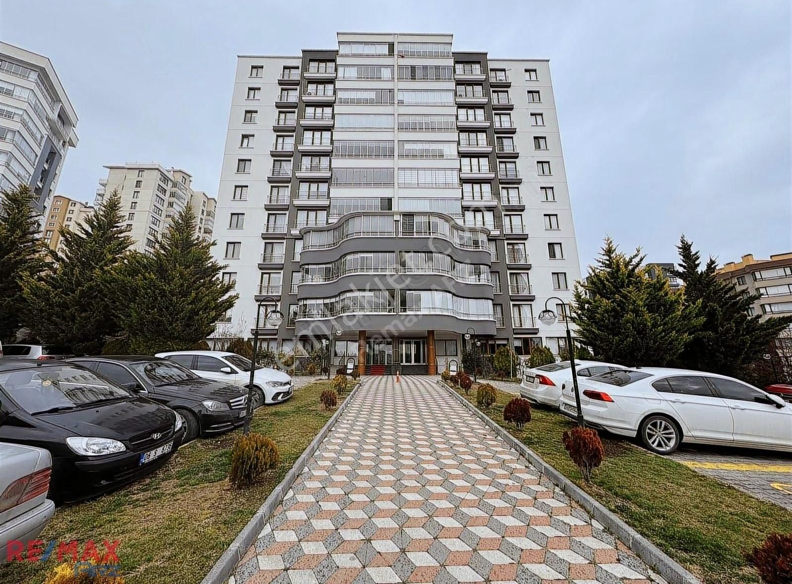 Çankaya Alacaatlı Satılık Daire Yaşamkent Perla 1 Evlerinde Satılık 4+1 Daire