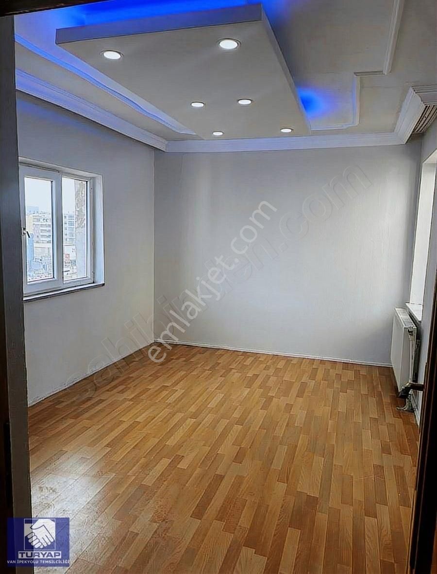 İpekyolu Bahçıvan Kiralık Daire Turyap'tan Çarşı Merkezde Kiralık 70 M2 1+1 Daire