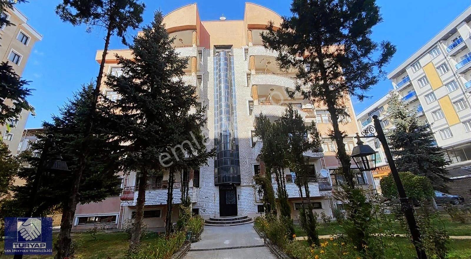 İpekyolu Bahçıvan Satılık Daire Turyap'tan Satılık 4+1 Daire/ 160 M2 Ticari Arsa