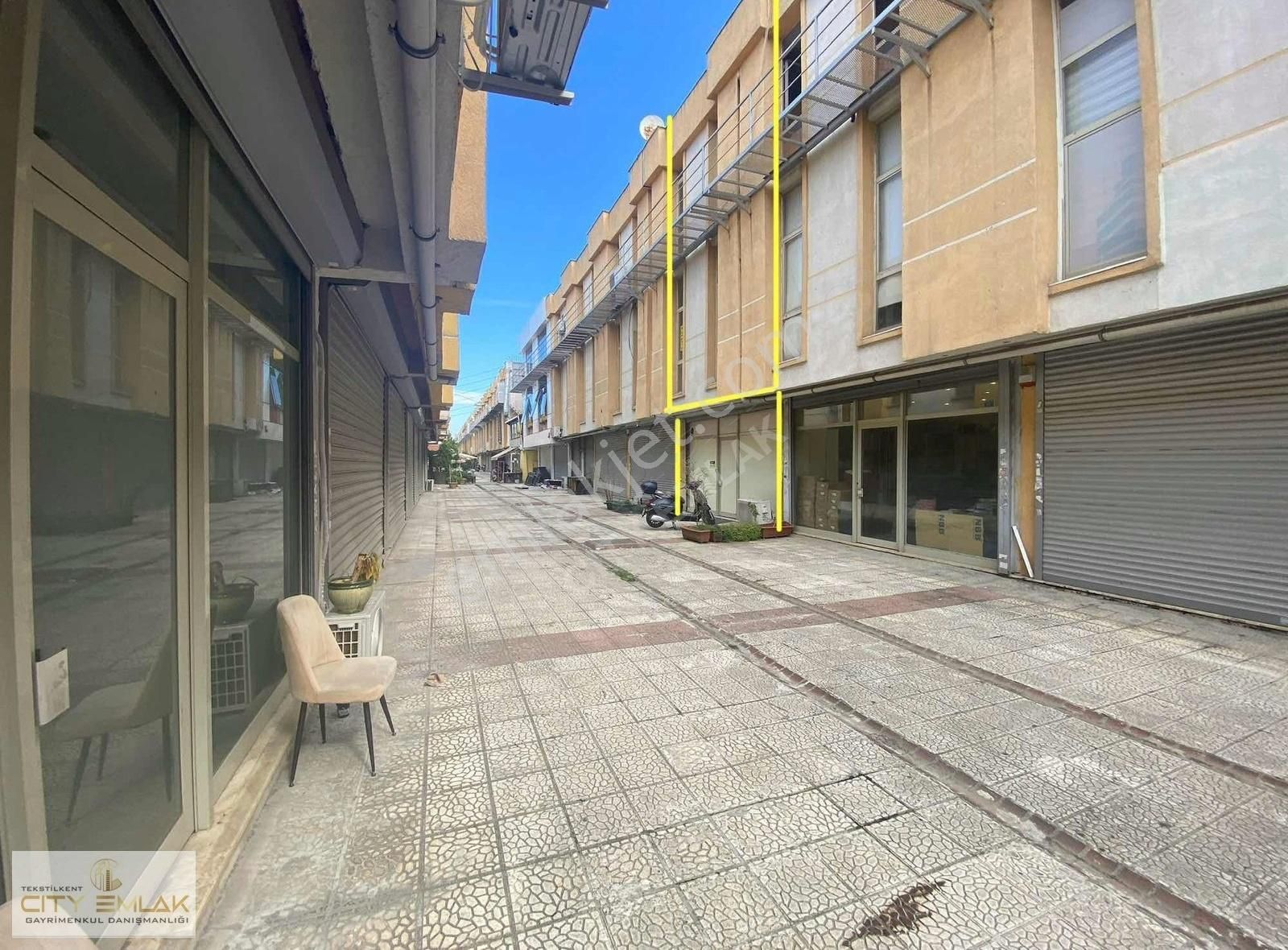 Esenler Oruçreis Kiralık Dükkan & Mağaza City Emlak'tan Giyimkent'te 4 Katlı 215 M2 Kiralık Dükkan