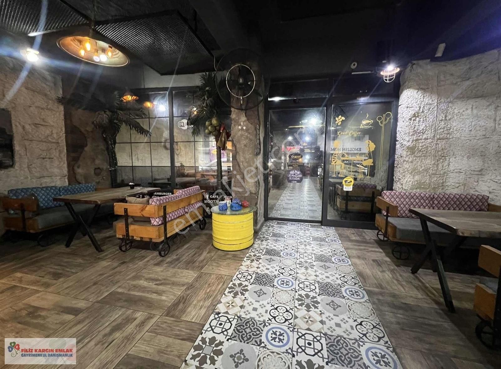 Bağcılar Merkez Devren Kafe & Bar Bağcılar Merkez Bakırköy Cad. 600m2 Bahçeli Devren Kiralık Cafe