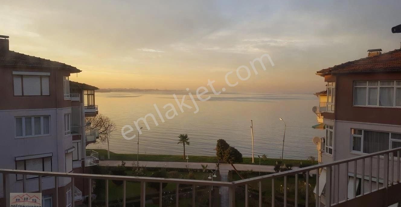 Karamürselde Kayacıkta Deniz Manzaralı Full Eşyalı Kiralık Daire