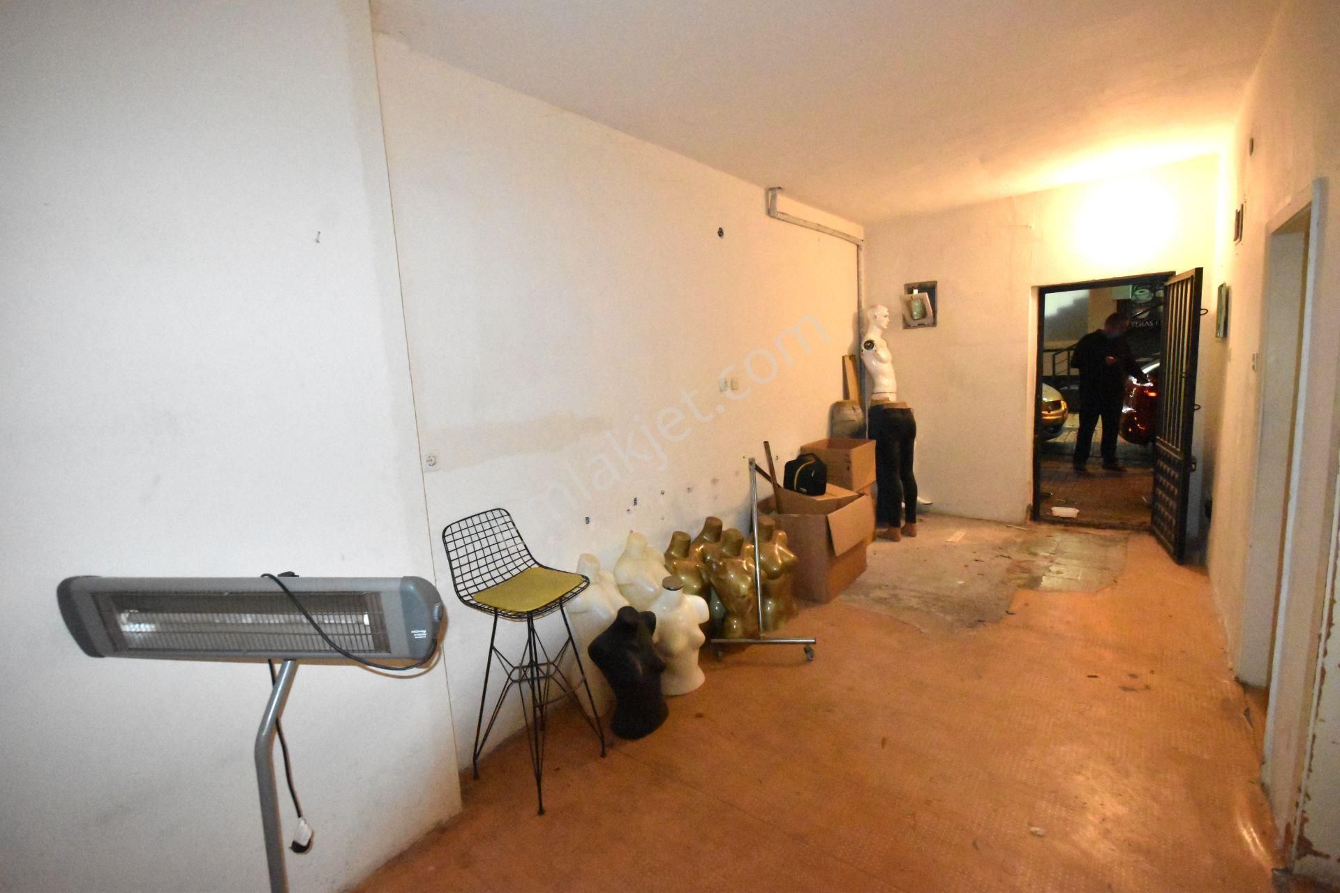 Seba Emlak'tan Sefaköy Merkez'de Düz Ayak 60m2 Depo&dükkan - Görsel 11