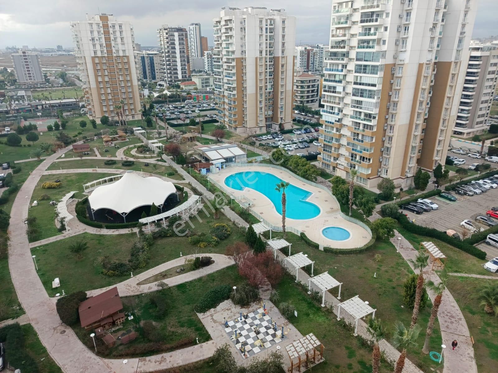 Karşıyaka Yalı Satılık Daire M.şehir Emlak Konut Sitesi Havuz Cephe Mobilyalı 1+1 Daire K-16