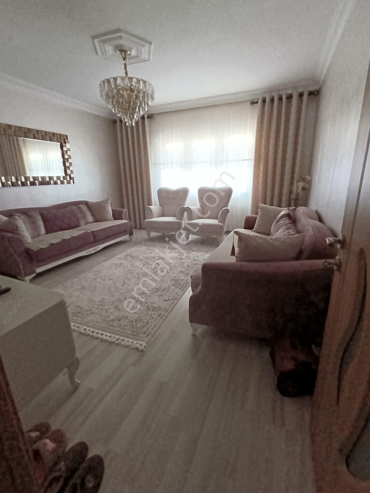 Turgutlu Cumhuriyet Satılık Daire Manisa/turgutlu Nurcan Emlak'dan Cumhuriyet Mh.135 M² 3+1 Arakat Satılık Daire