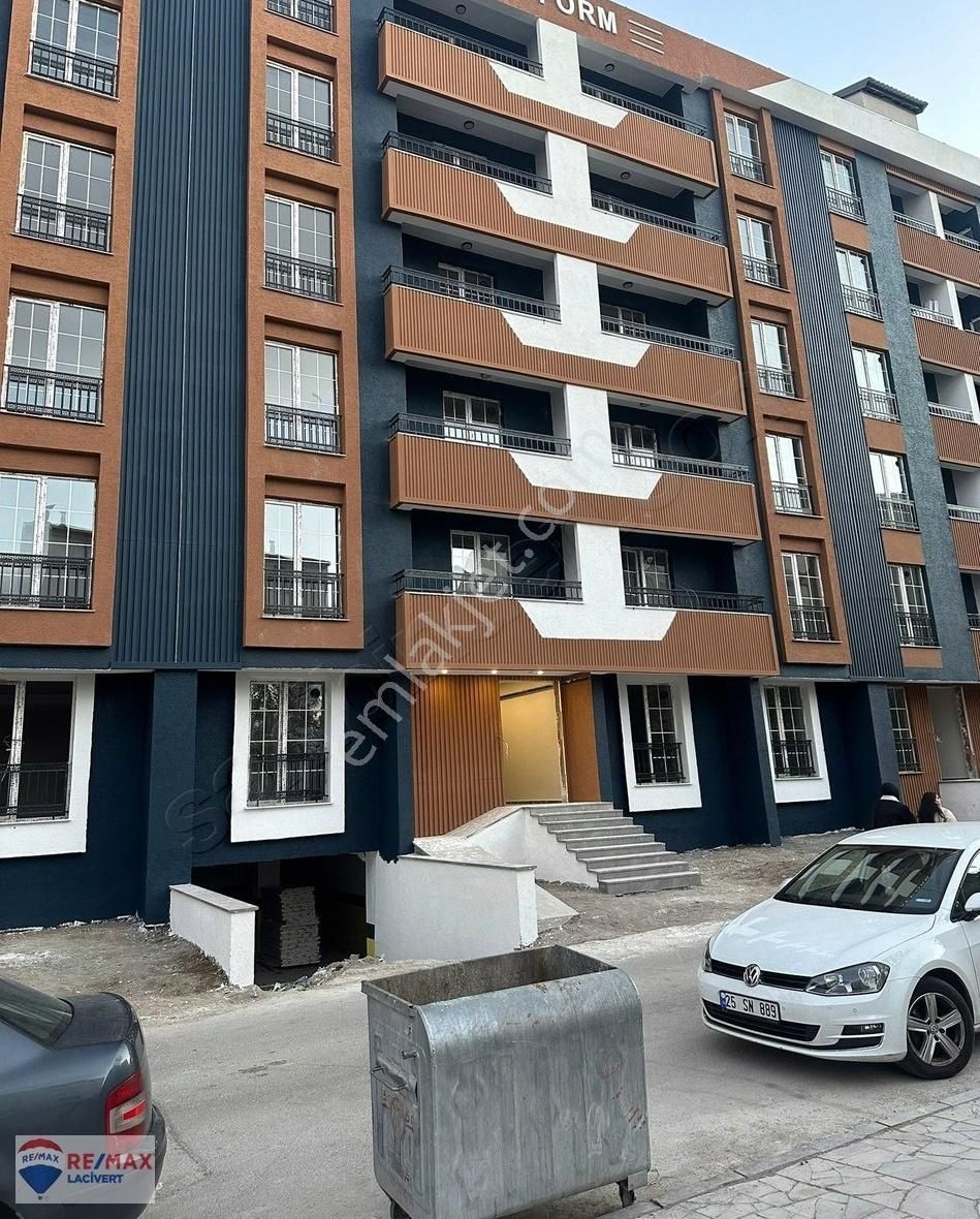 Yakutiye Ömer Nasuhi Bilmen Satılık Daire Re/max Lacivert'ten Gez Mahallesi'nde Satılık 2+1 Daire