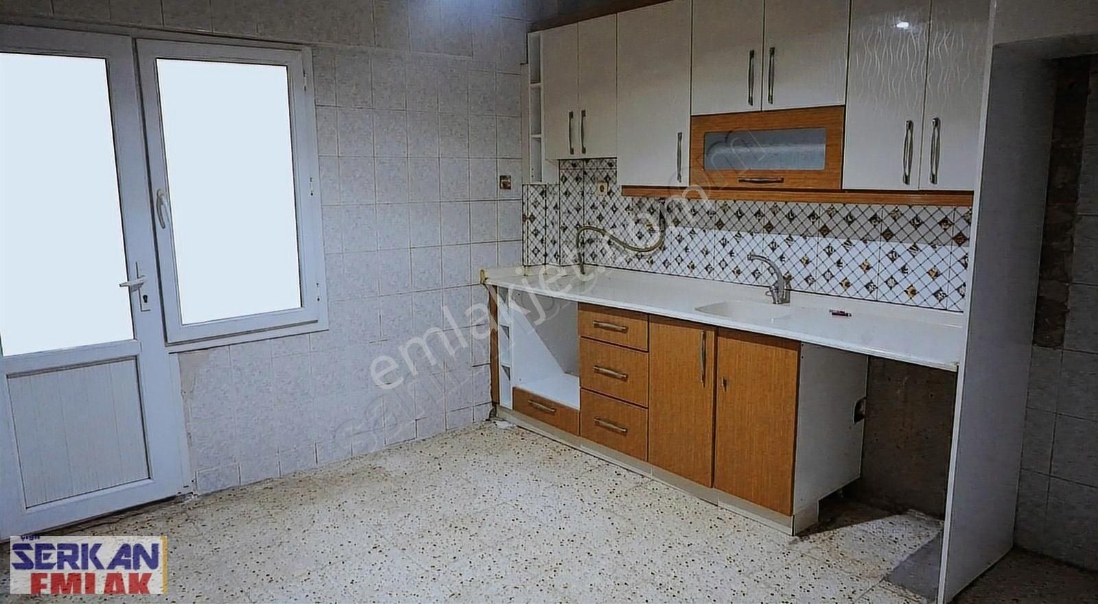 Menemen Gölcük Kiralık Daire Menemen Asarlıkta 3+1 Dogalgazlı Daire Çiğli Serkan Emlak Dan