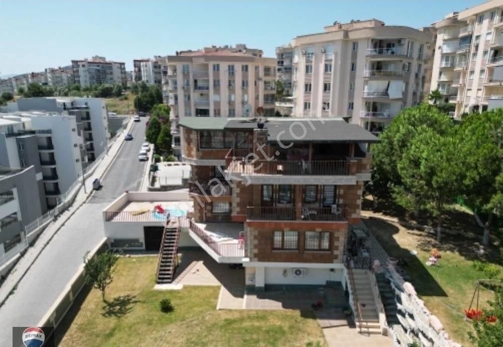 Kuşadası İkiçeşmelik Satılık Villa Kuşadası İkiçeşmelik'te 750 M2 Arsa İçerisitam Müstakil Villa!!