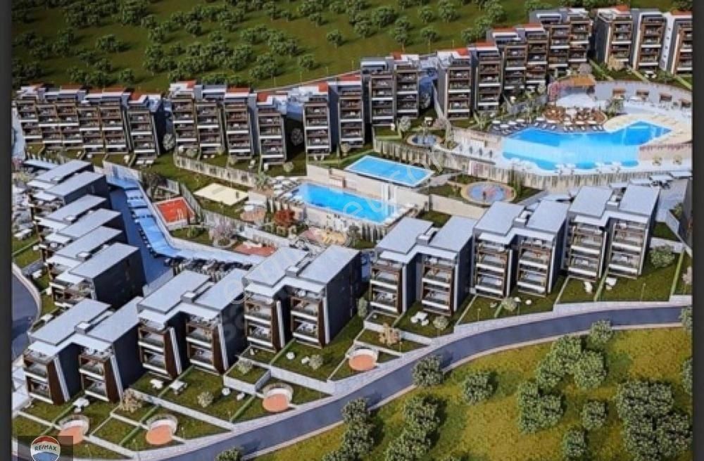 Kuşadası Değirmendere Satılık Daire Royal Panaroma'da 3+1 Deniz Manzaralı Bahçe Katı