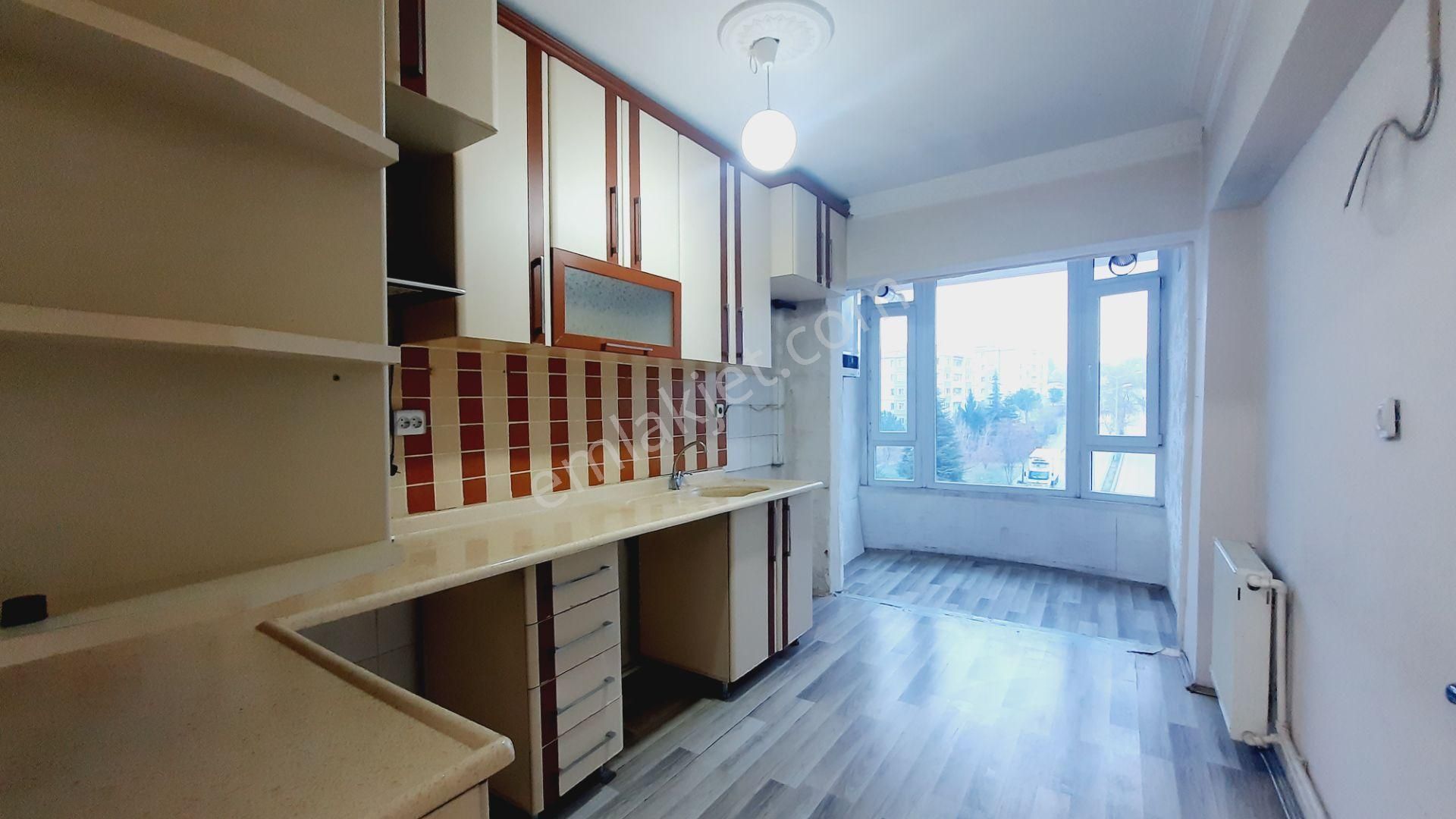 Etimesgut Atakent Kiralık Daire Akif'ten Elvankent Gimsa Yakını Köşe Başı 3+1 Katta Daire