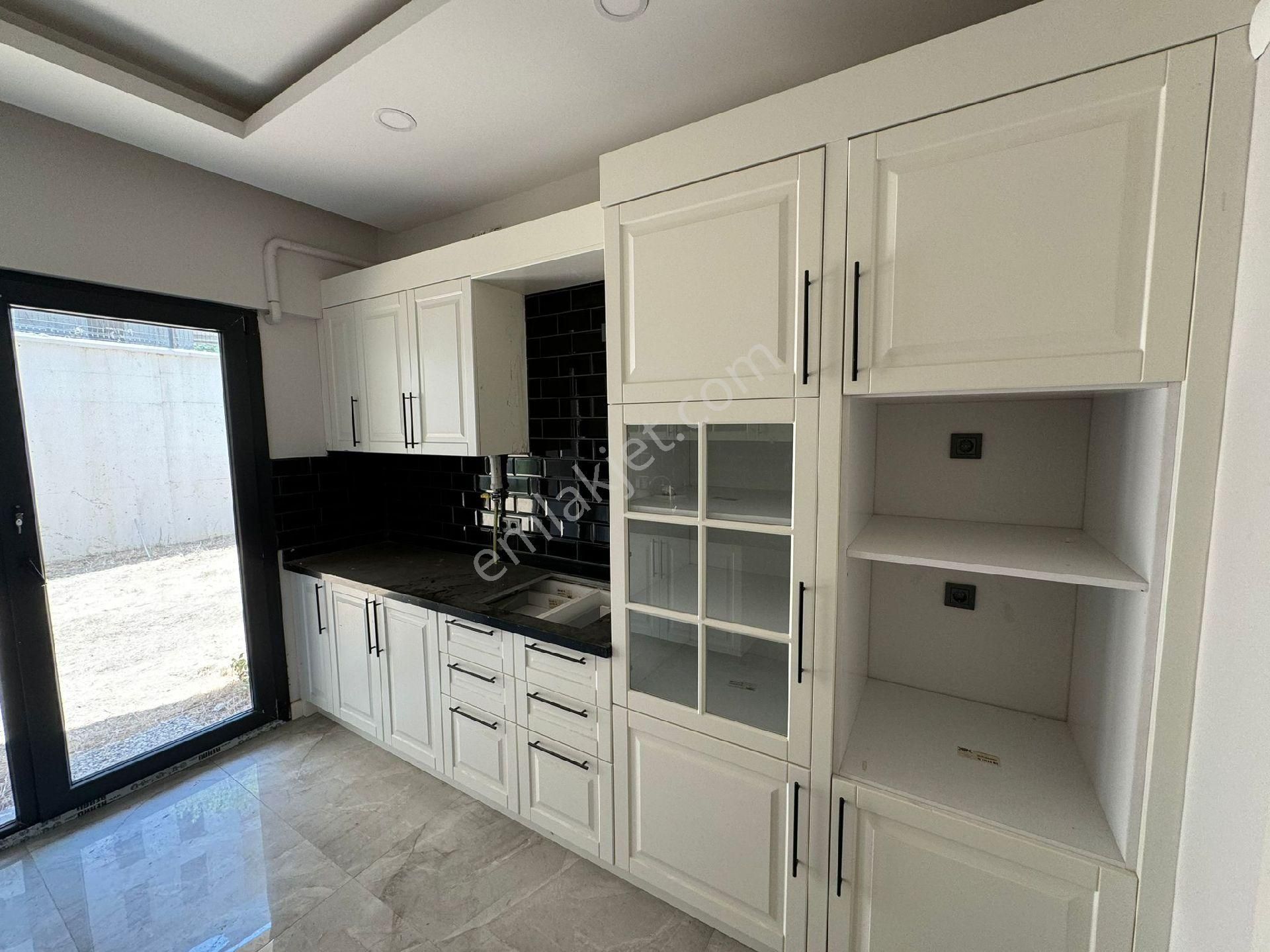 Kuşadası Merkezde Residans Havuzlu Sitede Arakat 3+1 145m2 Doğalgazlı Lux Daire - Görsel 21