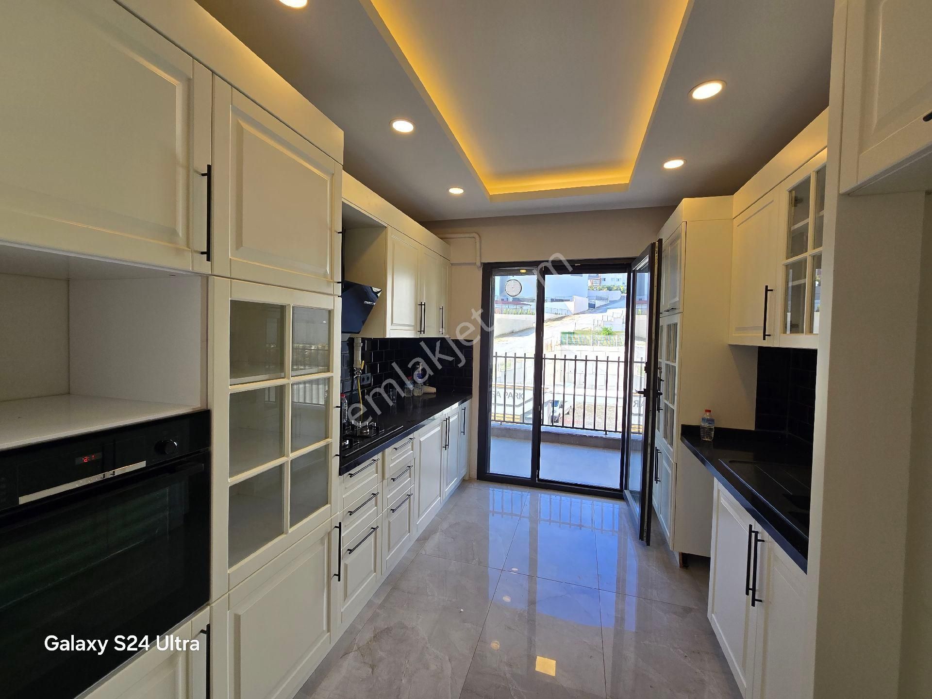 Kuşadası Merkezde Residans Havuzlu Sitede Arakat 3+1 145m2 Doğalgazlı Lux Daire - Görsel 7