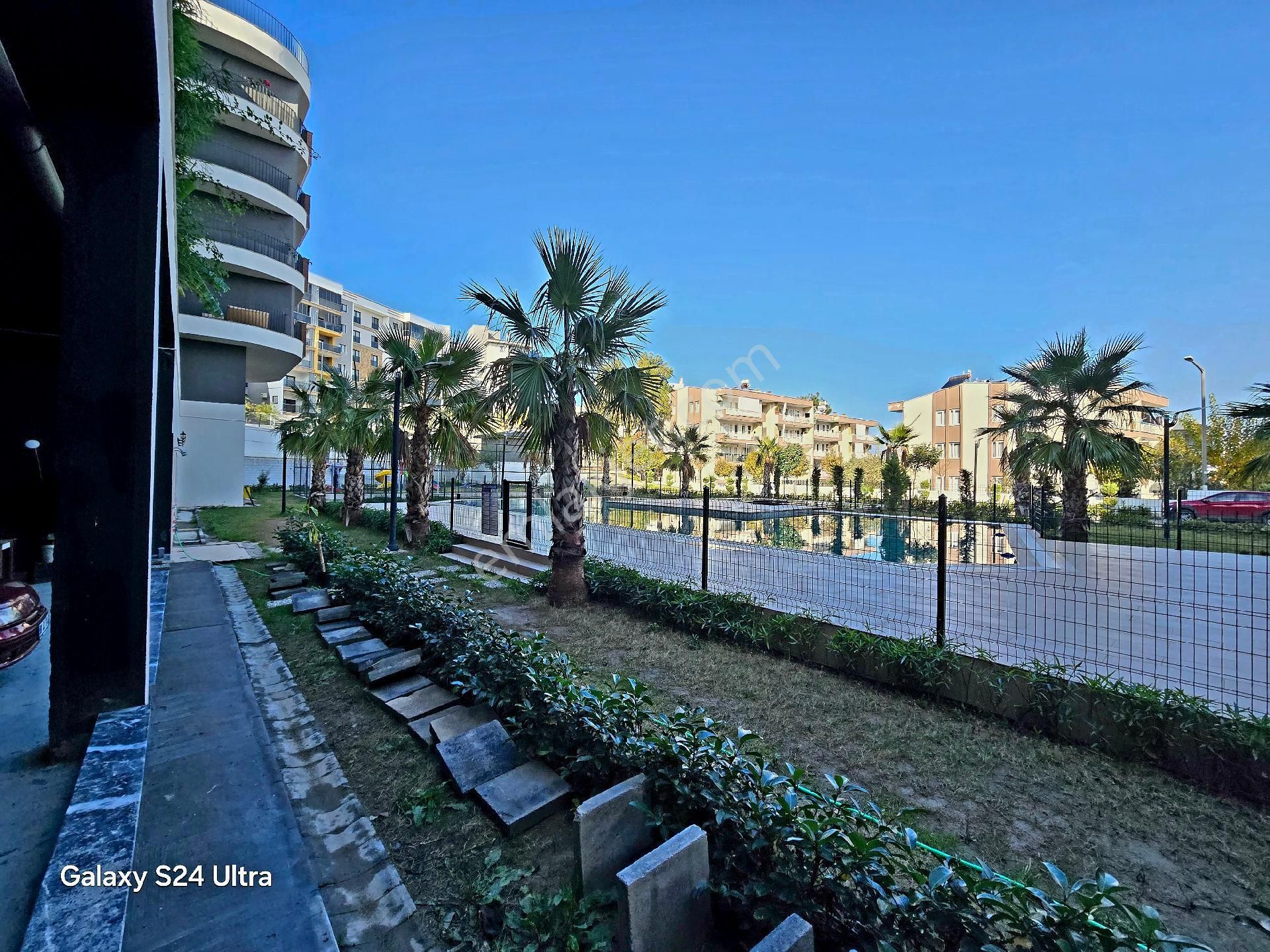 Kuşadası Merkezde Residans Havuzlu Sitede Arakat 3+1 145m2 Doğalgazlı Lux Daire - Görsel 3