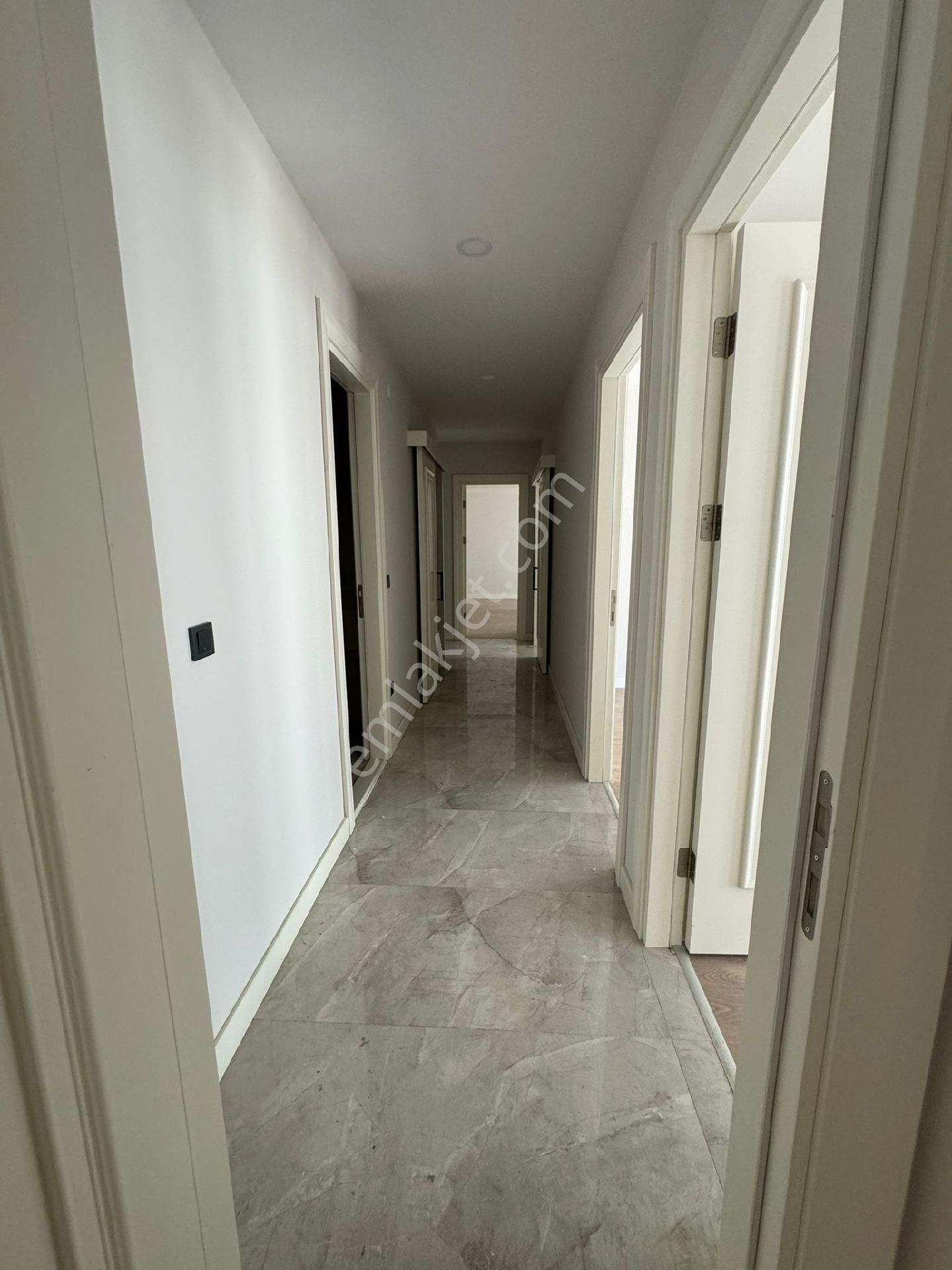 Kuşadası Merkezde Residans Havuzlu Sitede Arakat 3+1 145m2 Doğalgazlı Lux Daire - Görsel 34