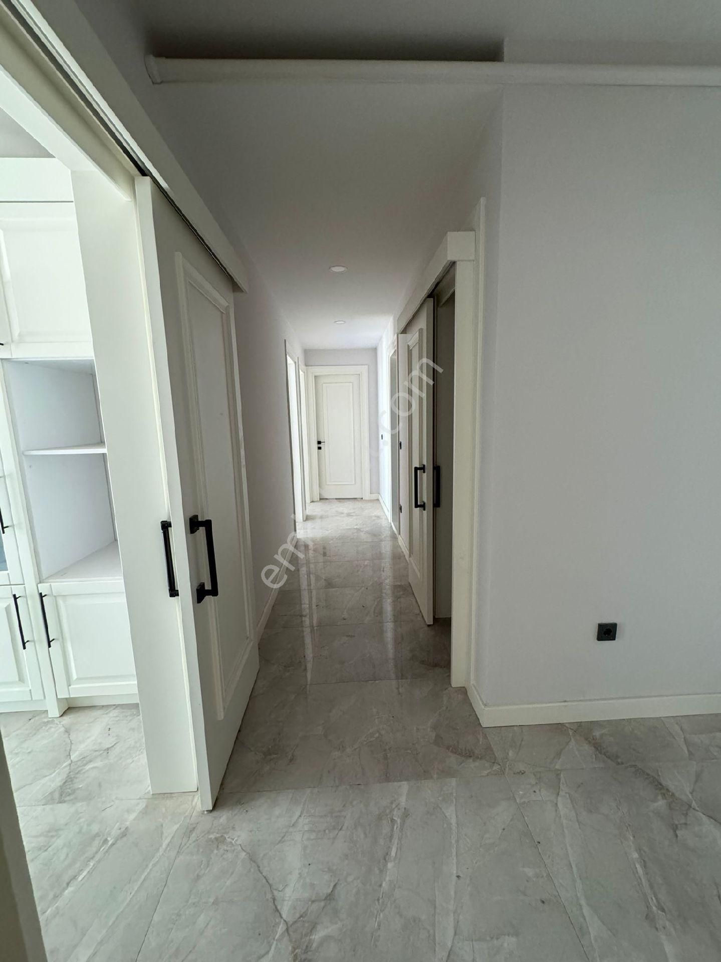 Kuşadası Merkezde Residans Havuzlu Sitede Arakat 3+1 145m2 Doğalgazlı Lux Daire - Görsel 22