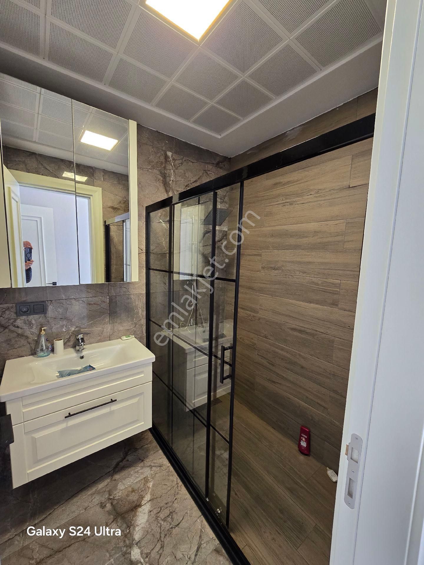 Kuşadası Merkezde Residans Havuzlu Sitede Arakat 3+1 145m2 Doğalgazlı Lux Daire - Görsel 9