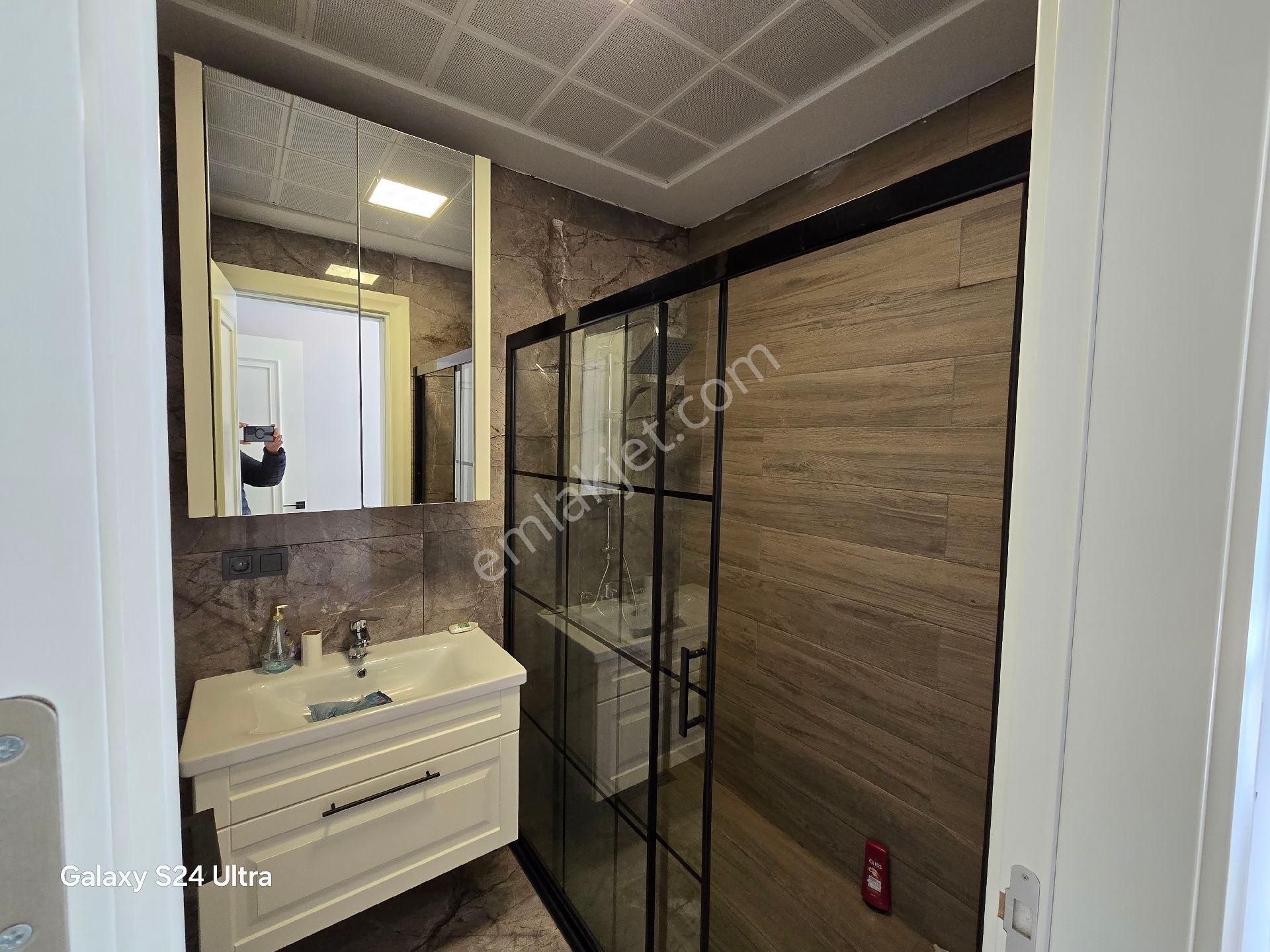 Kuşadası Merkezde Residans Havuzlu Sitede Arakat 3+1 145m2 Doğalgazlı Lux Daire - Görsel 6