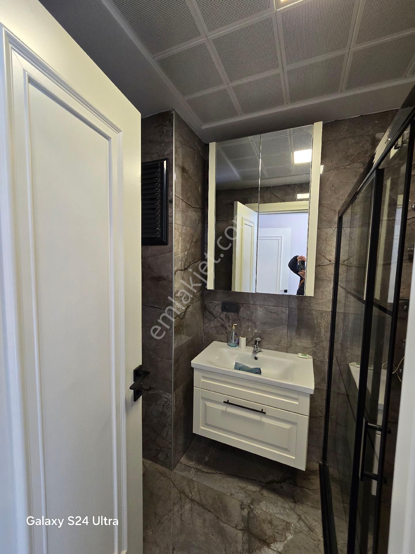 Kuşadası Merkezde Residans Havuzlu Sitede Arakat 3+1 145m2 Doğalgazlı Lux Daire - Görsel 8