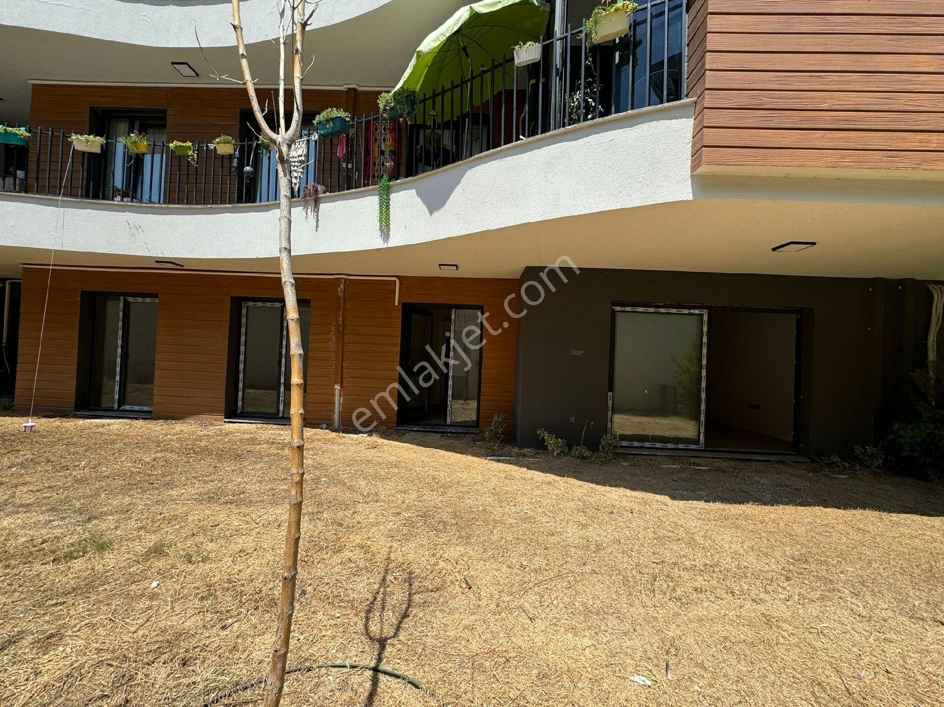 Kuşadası Merkezde Residans Havuzlu Sitede Arakat 3+1 145m2 Doğalgazlı Lux Daire - Görsel 16