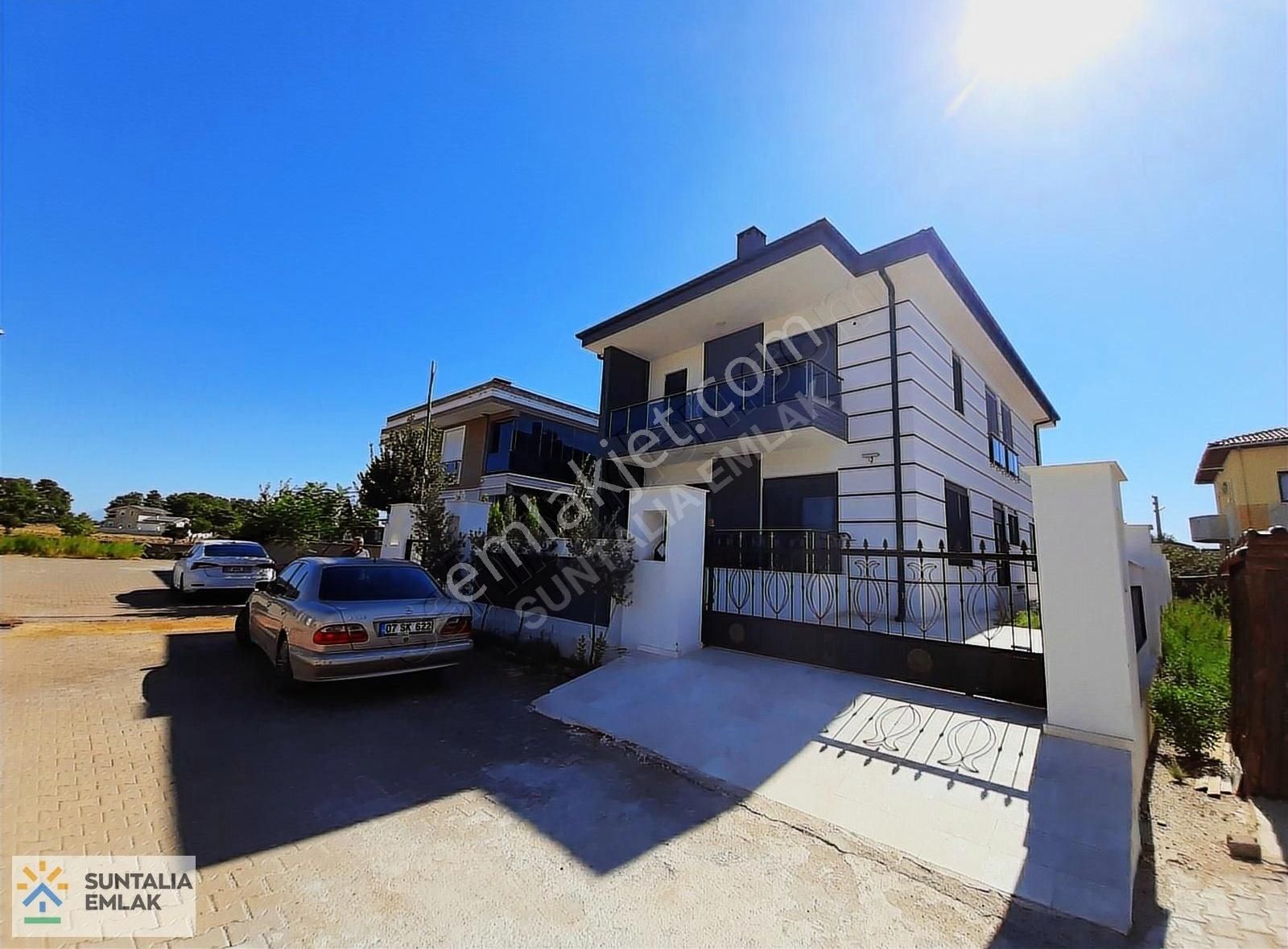 Döşemealtı Düzlerçamı Satılık Villa Satılık 5+1 Müstakil Villa - For Sale Single Family House