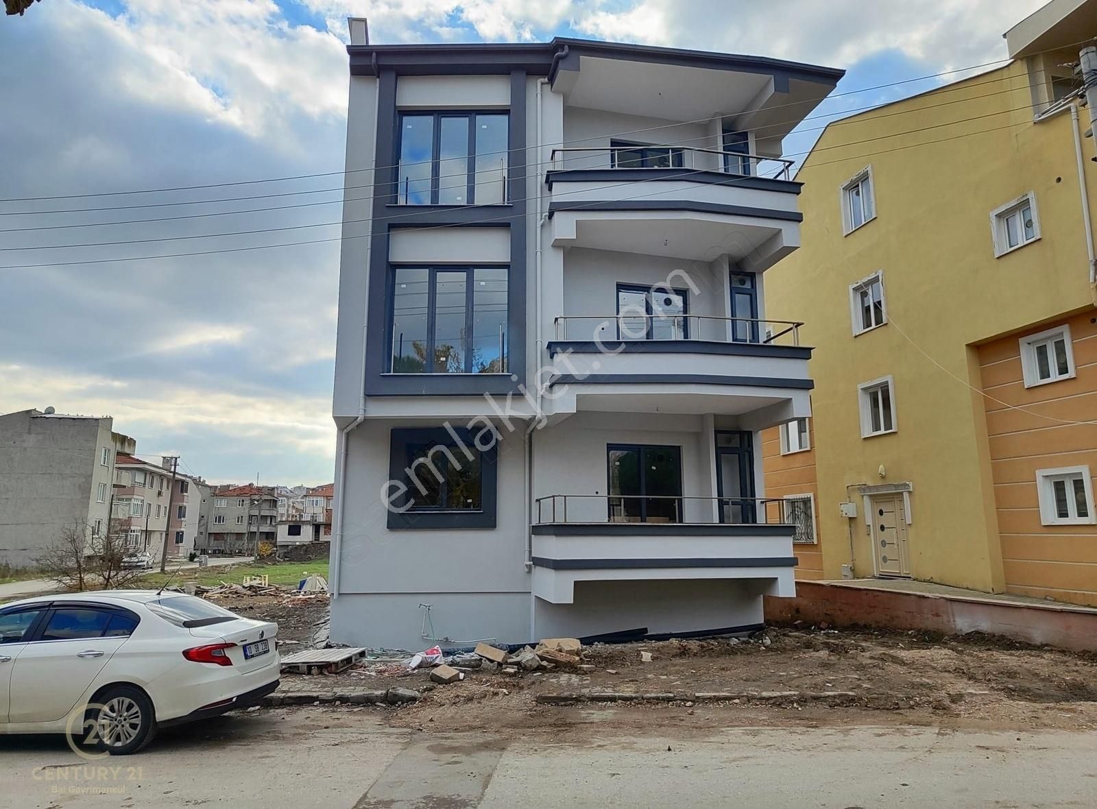 Karesi Toygar Satılık Daire Century 21 Bal'dan Toygar Mh'de Satılık 2+0 Daire