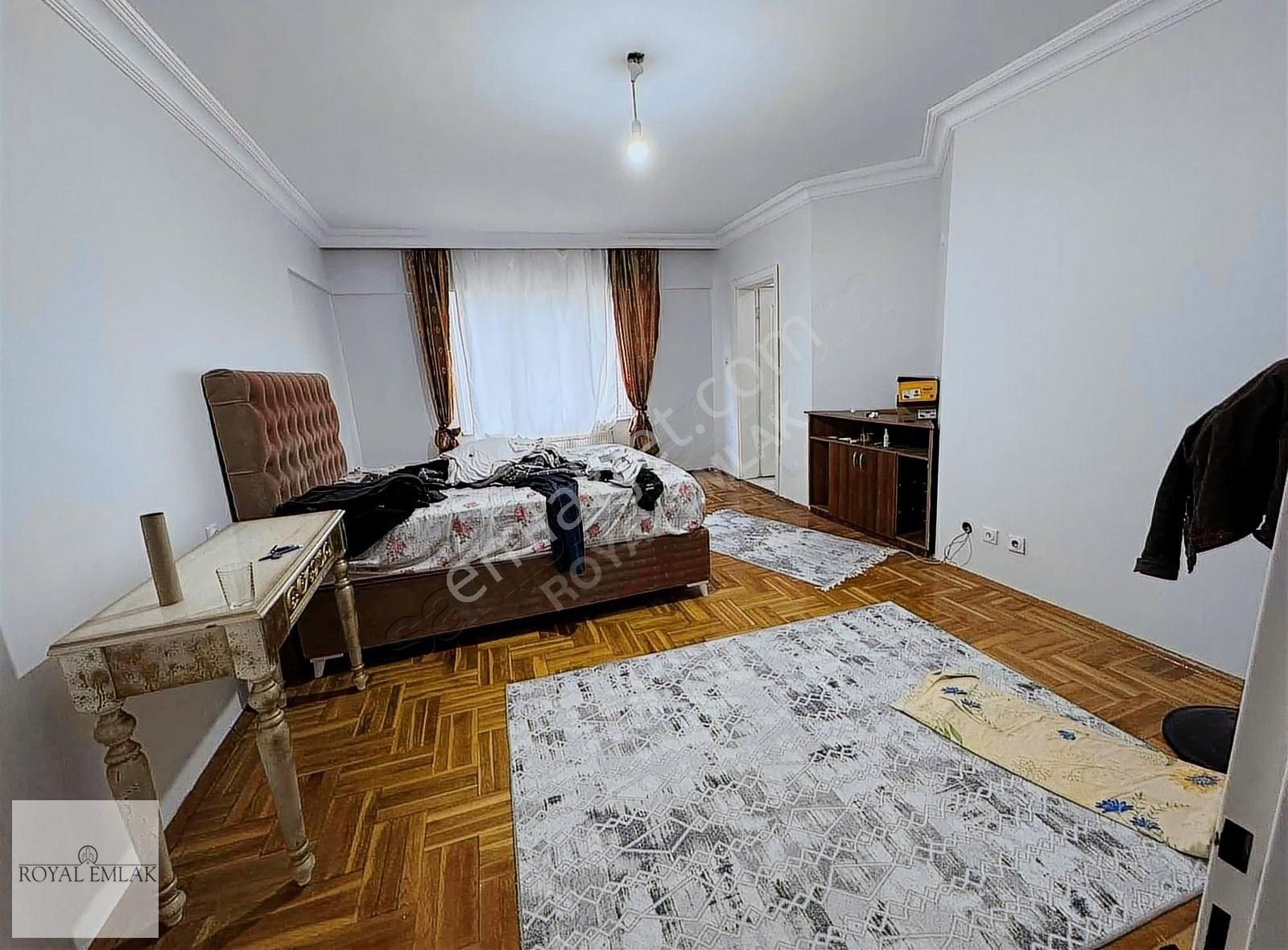 Esenyurt Cumhuriyet Satılık Daire Cumhuriyet Mah Satılık 5+1 270 M2 Daire