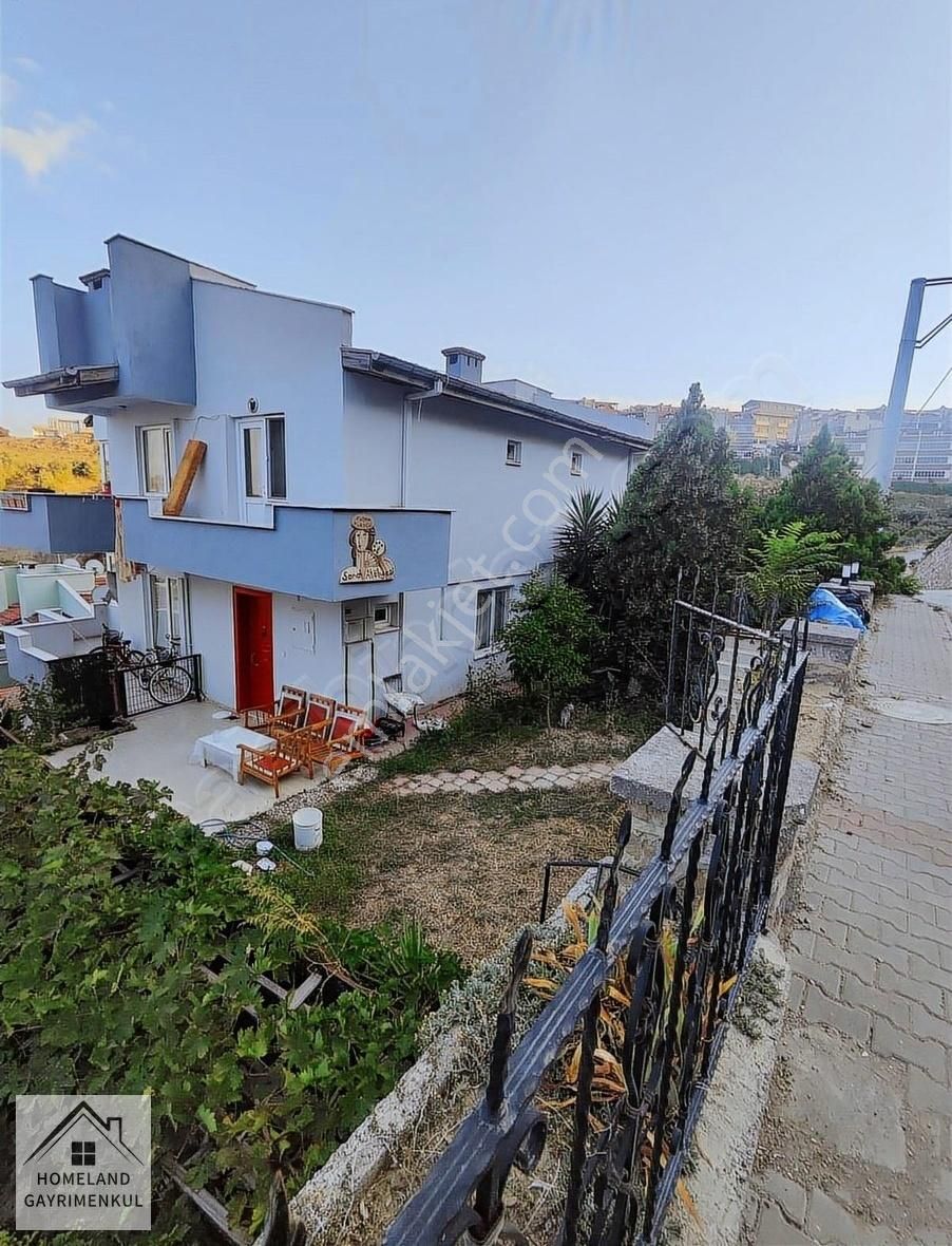 Mudanya Halitpaşa Satılık Villa Homeland'den Deniz Manzaralı Bahçeli 3 Katlı 4+1 Tripleks Villa