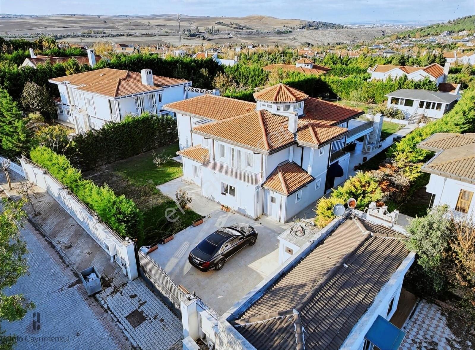 Büyükçekmece Türkoba Satılık Villa Tepekent Sitesinde Fırsat Satılık 2.500m2 5+2 Villa