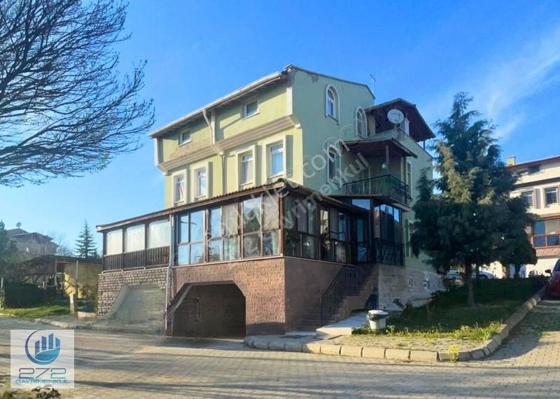 İhsaniye Yaylabağı Bld. (Esentepe) Satılık Villa Gazlıgölde 5+1 Satılık Termal Villa