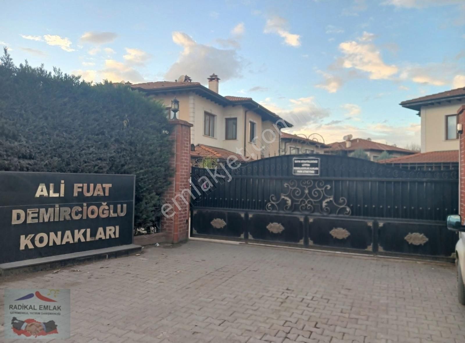 Adapazarı Tekeler Satılık Villa Ali Fuat Demircioğlu Konakları Müstakil Bahçeli Satılık Villa