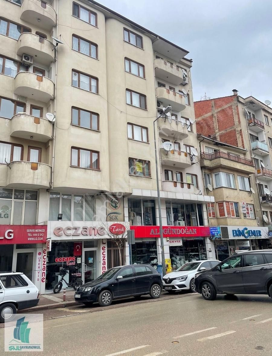 İnegöl Cuma Satılık Daire Bankalar Cd Caddeye Cephe Satılık 145 M2 3+1 Ara Kat