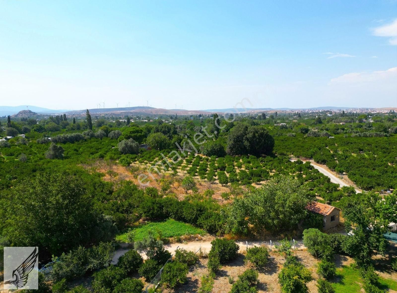 Urla Bademler Satılık Tarla Bademler Bölgesinde Ova Manzaralı 8600 M2 Arazi