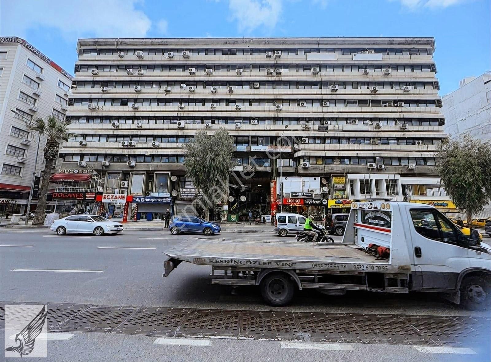 Konak Çankaya Satılık Ofis Fevzi Paşa Bulvarı Cadde Cepheli Bakımlı 1+1geniş Ofis