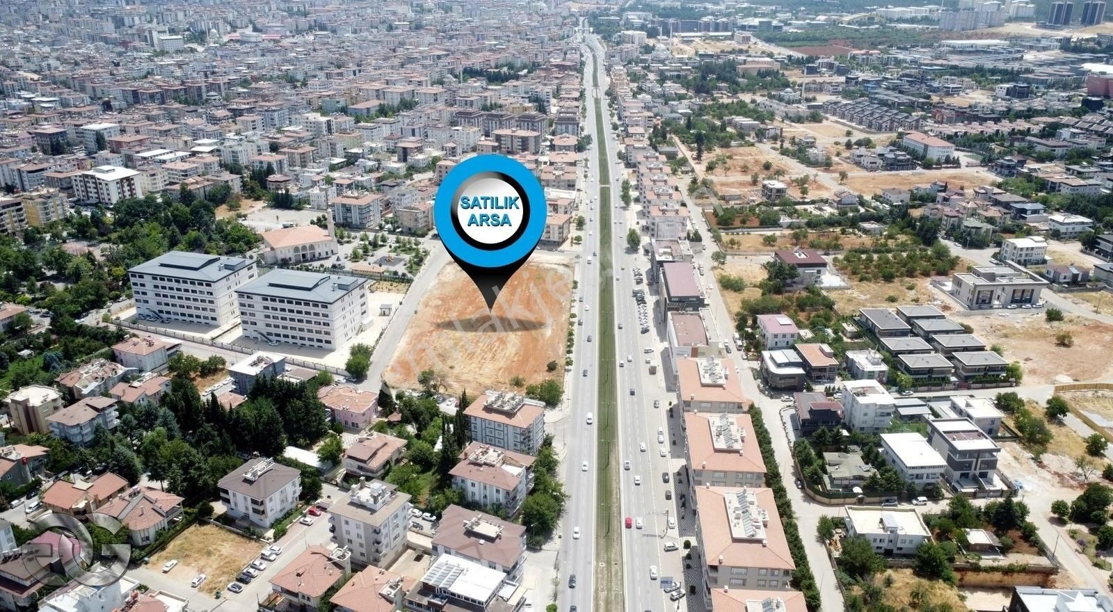 Şehitkamil 15 Temmuz Satılık Ticari İmarlı Golden Gate'den Rasaf Yolu Üzerinde Satılık Ticari-konut Arsası