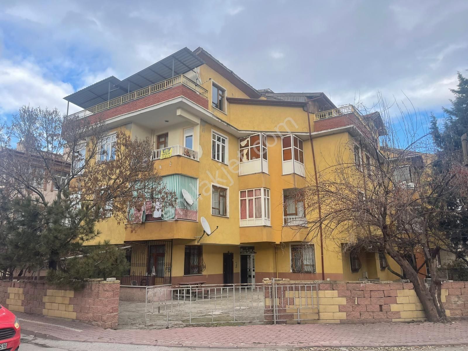 Selçuklu Mehmet Akif Satılık Daire Aktel Gayrimenkulden Sakarya Mahallesinde Satılık 5+2 Deblex Daire