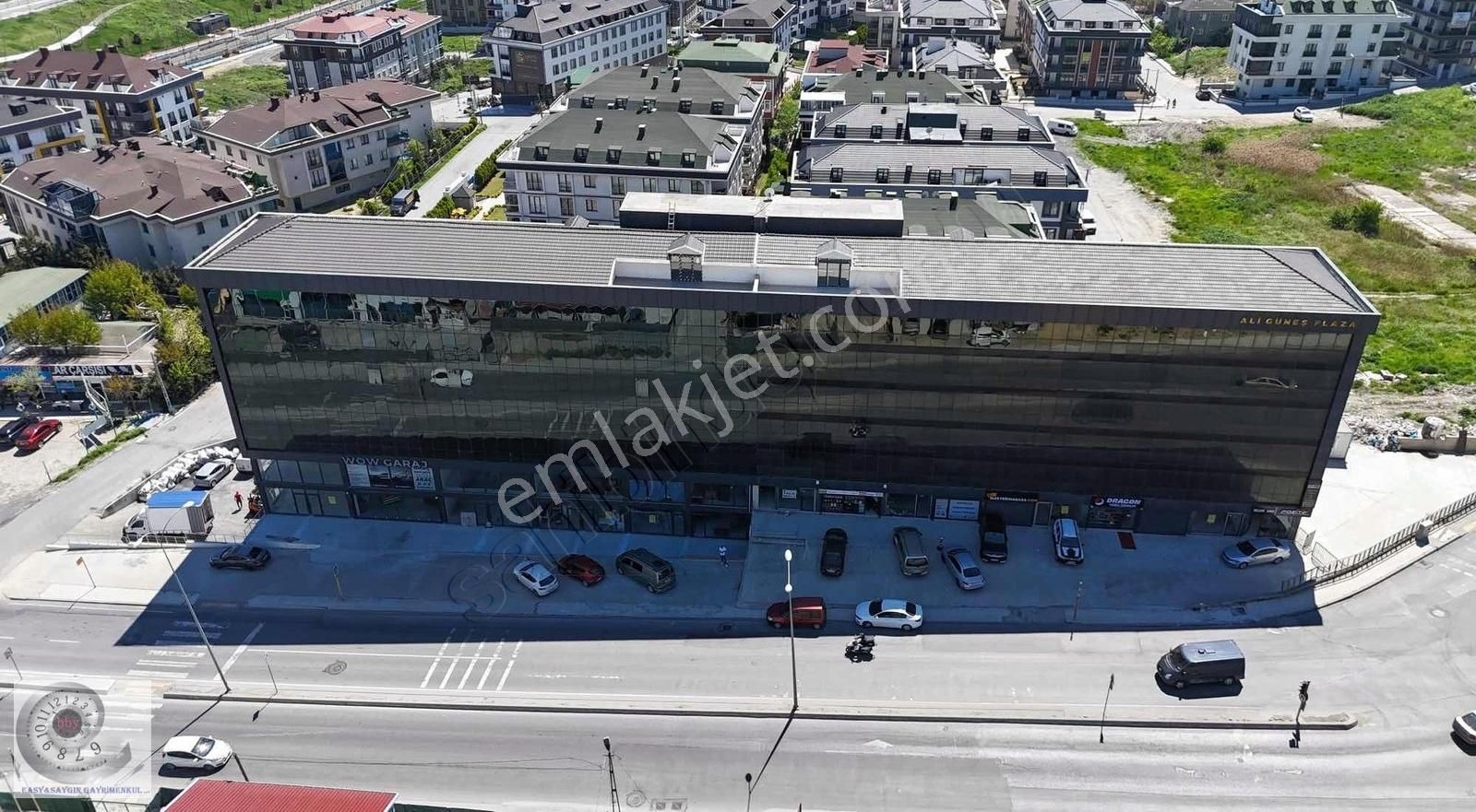 Beylikdüzü Kavaklı Kiralık Dükkan & Mağaza Plazada Asma Katlı 800 M2 2 Bölümlü Dükkan