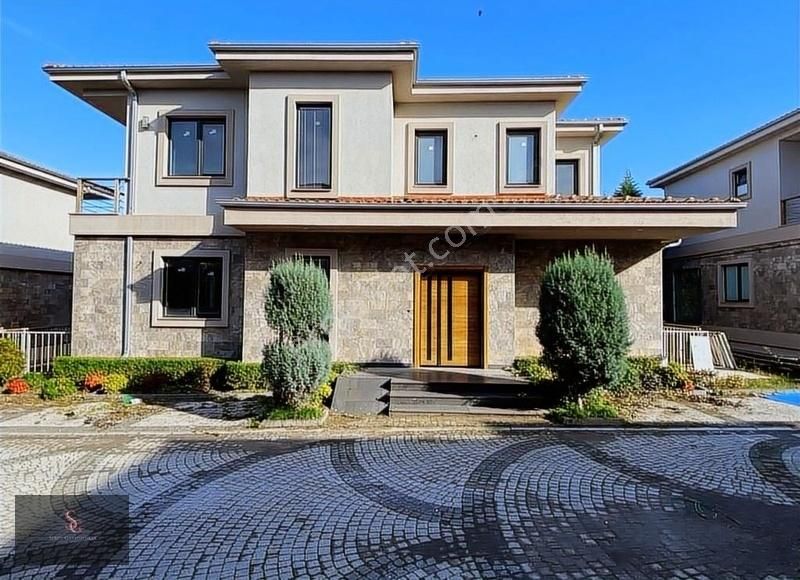 Sapanca Kırkpınar Soğuksu Satılık Villa Sapanca Bağdat Cd Mevkii, Müstakil, Havuzlu Natamam Villa !!!