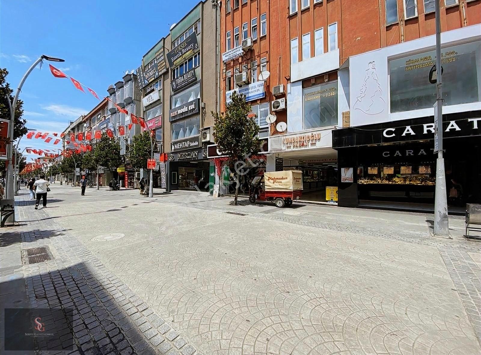 Adapazarı Cumhuriyet Satılık Dükkan & Mağaza Çark Caddesi, Süper Konumda, Paşaj İçinde Satılık Dükkan !!