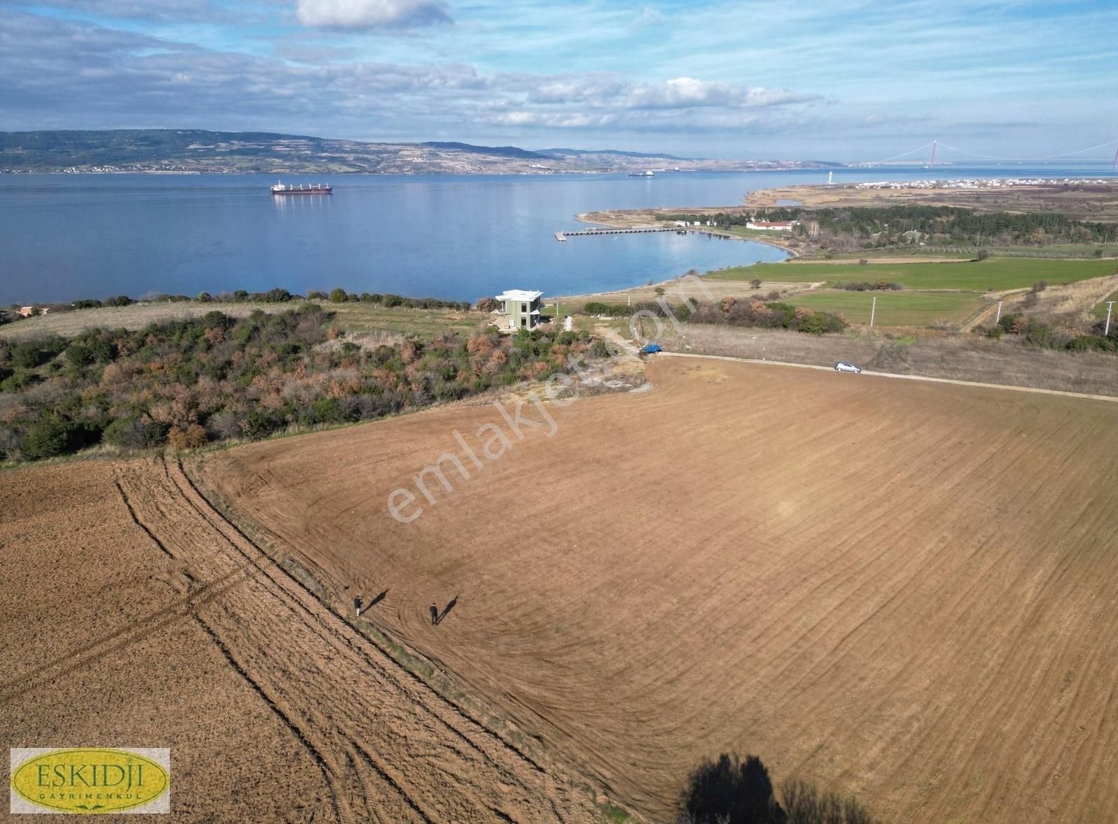 Lapseki Kangırlı Köyü (Kunduz) Satılık Villa İmarlı Çanakkale Lapseki Kangırlı Köprü Ve Boğaz Manzaralı 514m2 Arsa