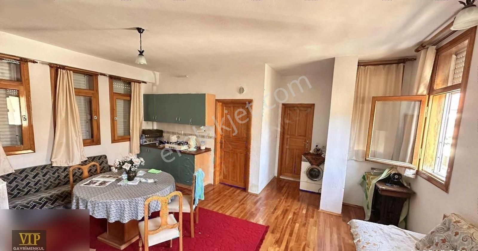 Vip Gayrimenkul'den Müstakil 2 Adet 1+1 Ve Depolu Teraslı Ev - Görsel 9