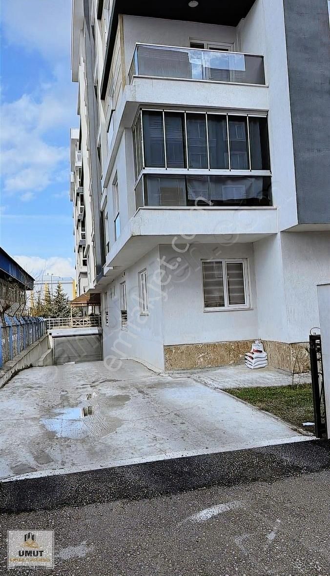 İpekyolu Halilağa Satılık Daire Halilağa Mah. Stadyum Arkasında Site İçinde Satılık 3+1 Daire