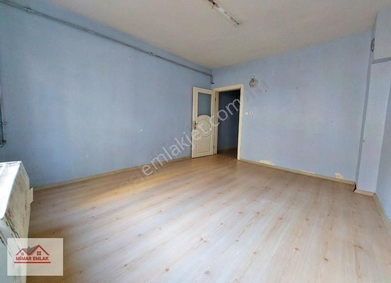 Küçükçekmece Mehmet Akif Satılık Daire İkitelli M.akif'te Güney Cephe 2+1 75m² Balkonlu 1.kat Daire