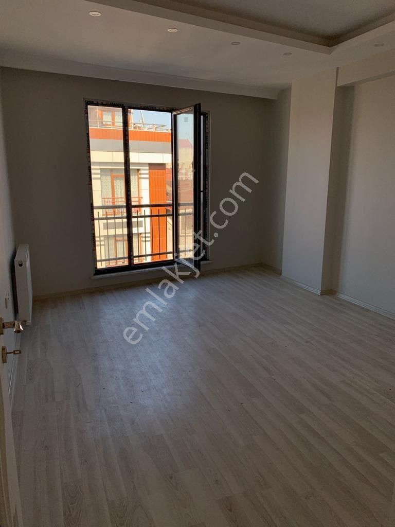 Cevatpaşa Millet Caddesi Cadde Üstü 3 Yıllık Dubleks Daire - Görsel 2