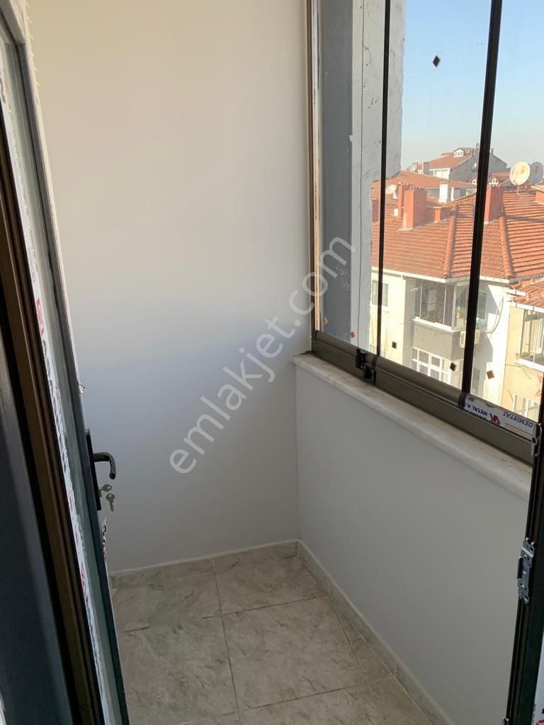Cevatpaşa Millet Caddesi Cadde Üstü 3 Yıllık Dubleks Daire - Görsel 8