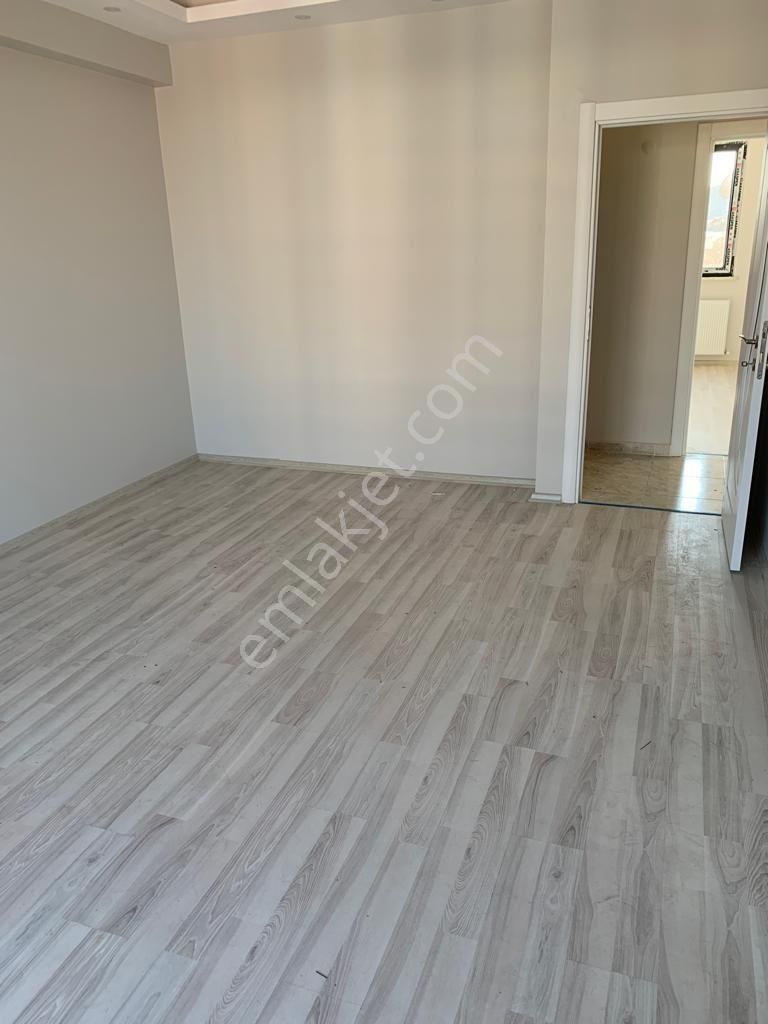 Cevatpaşa Millet Caddesi Cadde Üstü 3 Yıllık Dubleks Daire - Görsel 3