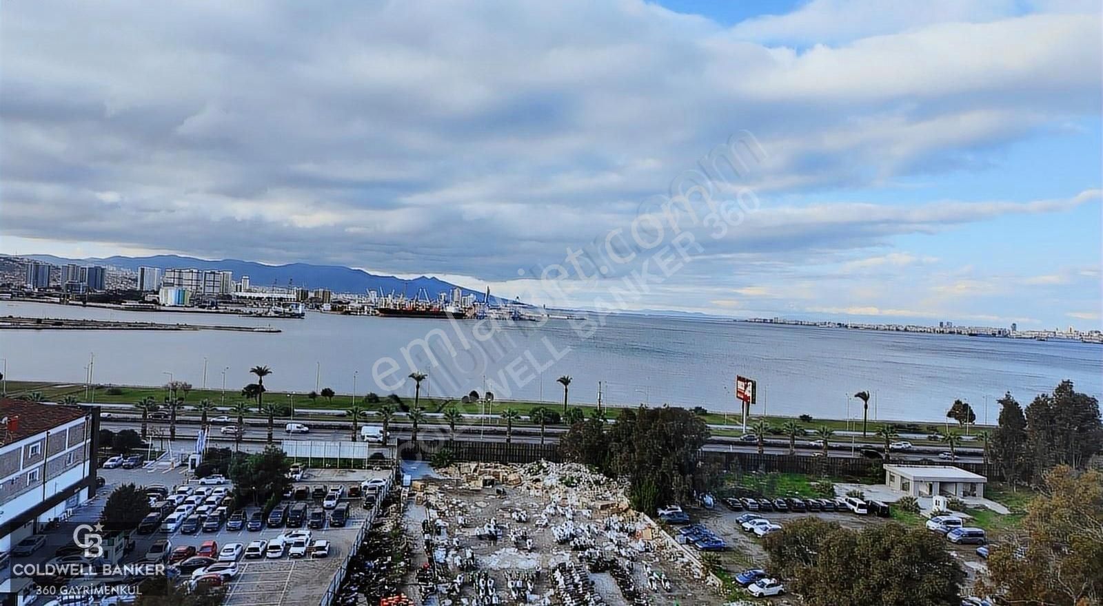 Bayraklı Adalet Satılık Ofis İzmir Körfez Manzaralı Hitay Plazada Satılık 185m² Ofis Katı