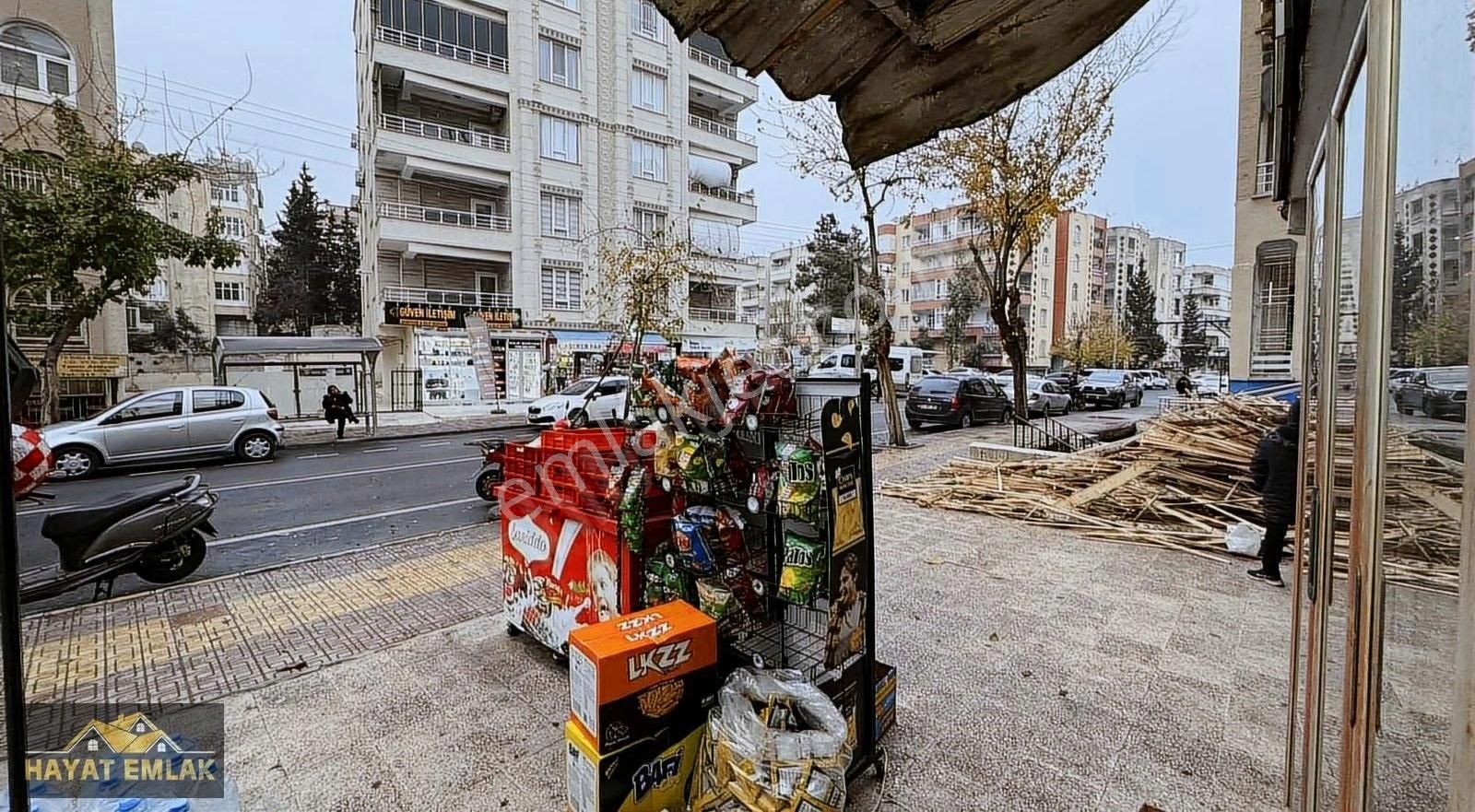 Haliliye Selahaddin Eyyübi Satılık Dükkan & Mağaza Hayat Emlak'tan Satılık Yenişehir Akif Cadde Üzeri Dükkan