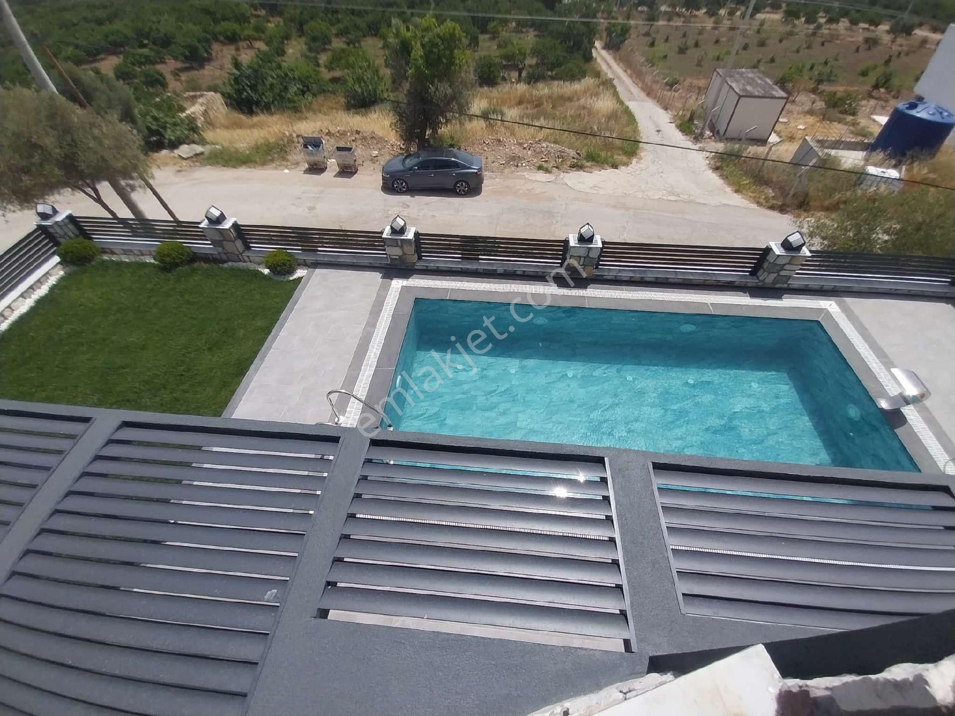 Master Emlak Tan Yüzme Havuzlu Villa - Görsel 8